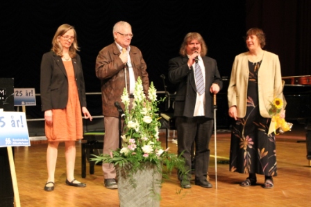 Foto av prisutdelningen med Åsa Nilsson, Ulf Larsson, Håkan Thomsson och Karin Jönsson.